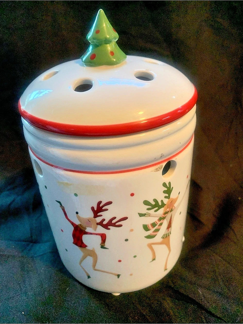 Yankee Candle Dancing Reindeer Wax Tart Warmer White & Red
